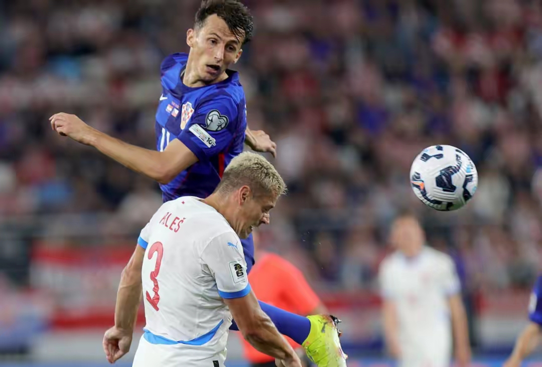 赛地聚焦——意大利杯今晨热度飙升；门兴格拉德巴赫更衣室发声；目标明确；临场指挥获称赞的简单介绍