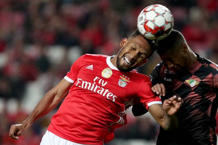 关于今晨体能课后，那不勒斯内部沟通备战葡超，话题不断，心理建设被强调的信息