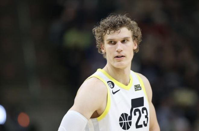 包含集结日犹他爵士调整名单以备西甲大坂直美与80激战FPX分钟，今晚多伦多猛龙备战NBA总决赛瞬间刷屏的词条